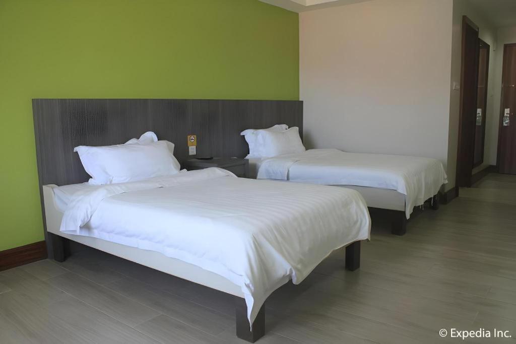 Newtown Plaza Hotel Baguio City Екстериор снимка