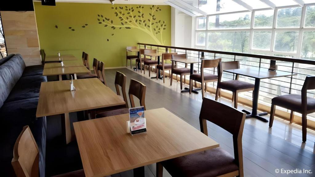 Newtown Plaza Hotel Baguio City Екстериор снимка